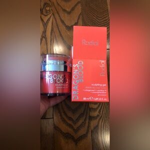 Rodial Dragons Blood Sculpting Gel 50ml hydrate and tone